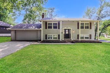 7200 Willow Ave Raytown, MO 64133